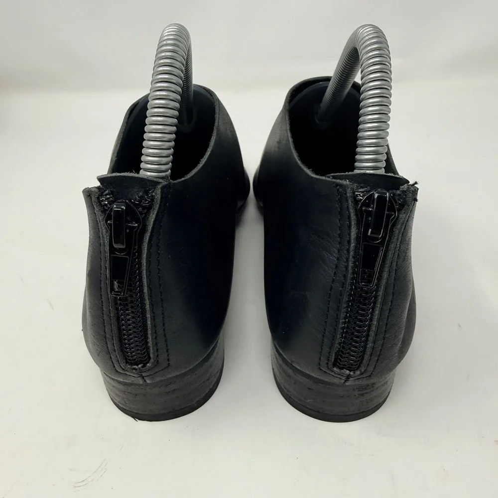 Chocolat Blu Emily Black Leather Pointed Toe Rear Zip Flats Womens 7.5 Fits 7